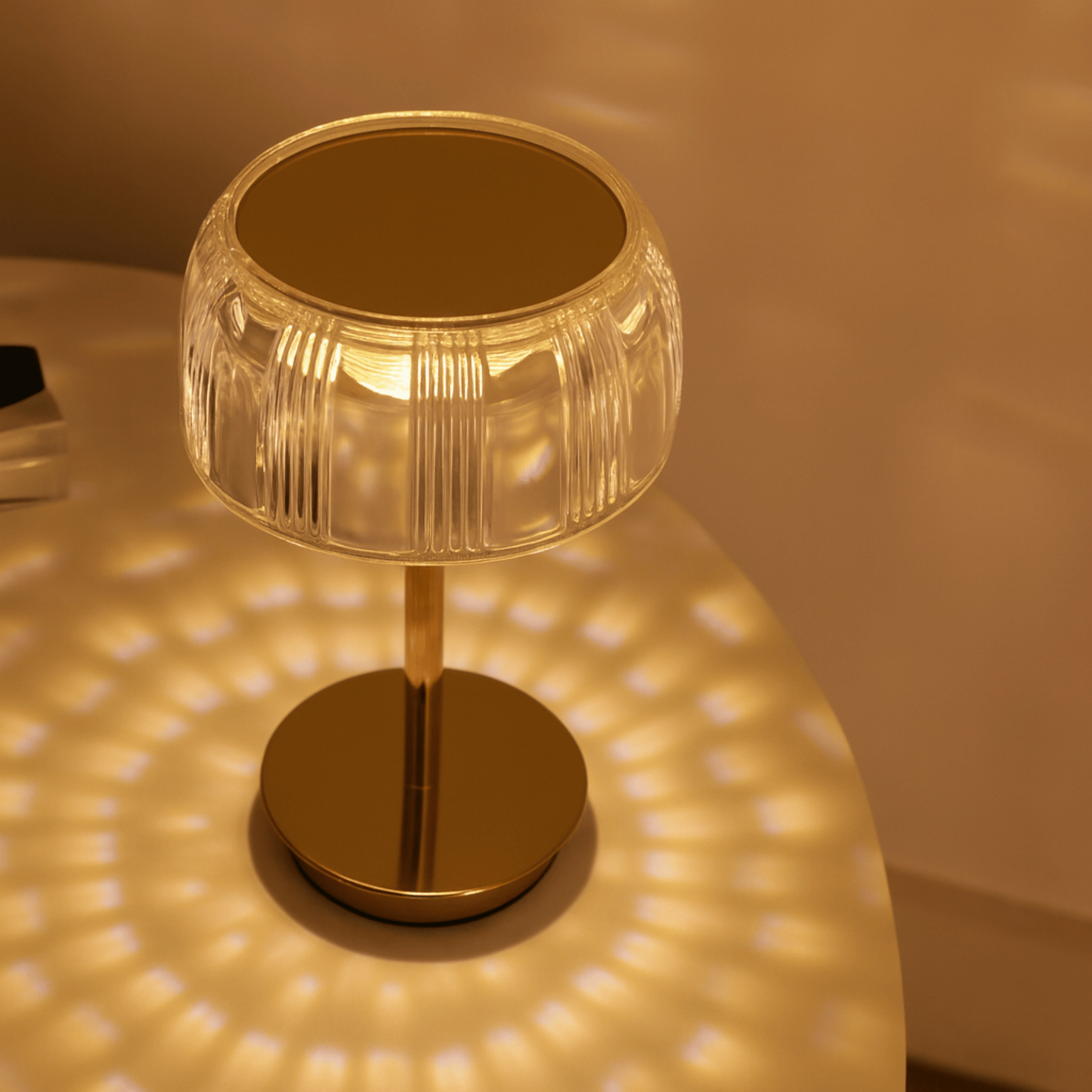 AQUARIA – Jellyfish LED Ambient Table Lamp for Relaxing Home Decor